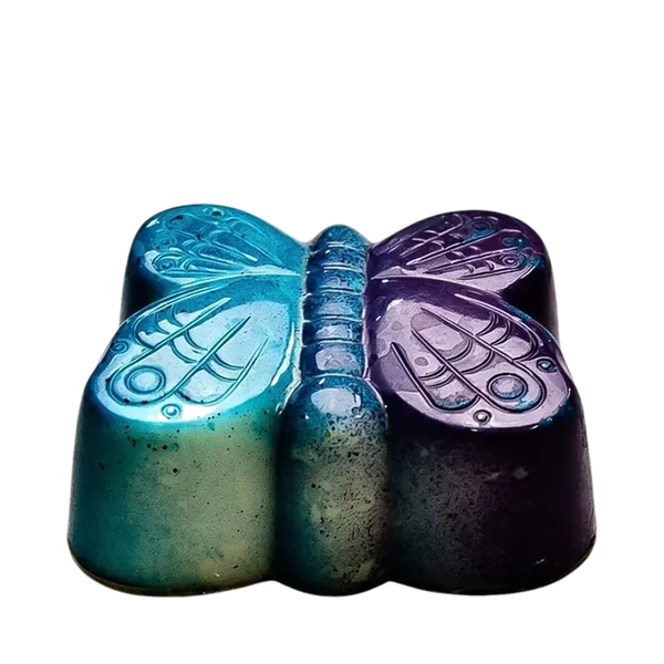 Rijstcrisp: bonbon in de vorm van een blauw-paarse vlinder